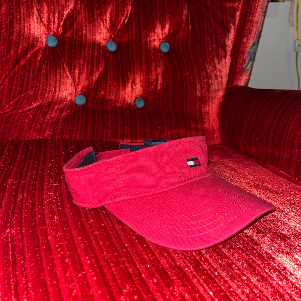 Tommy Hilfiger visor!